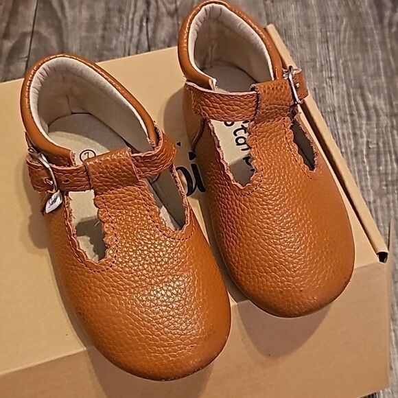 Toddler shoes!  - Picture 1 of 3
